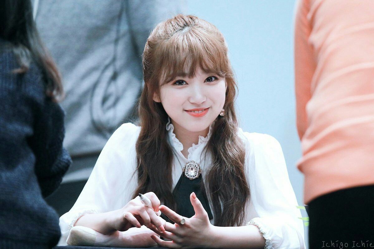 아이즈원 야부키나코