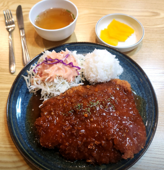 생생돈까스 대표 메뉴