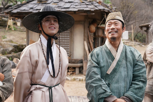 영화 왕과 사는 남자 장면1