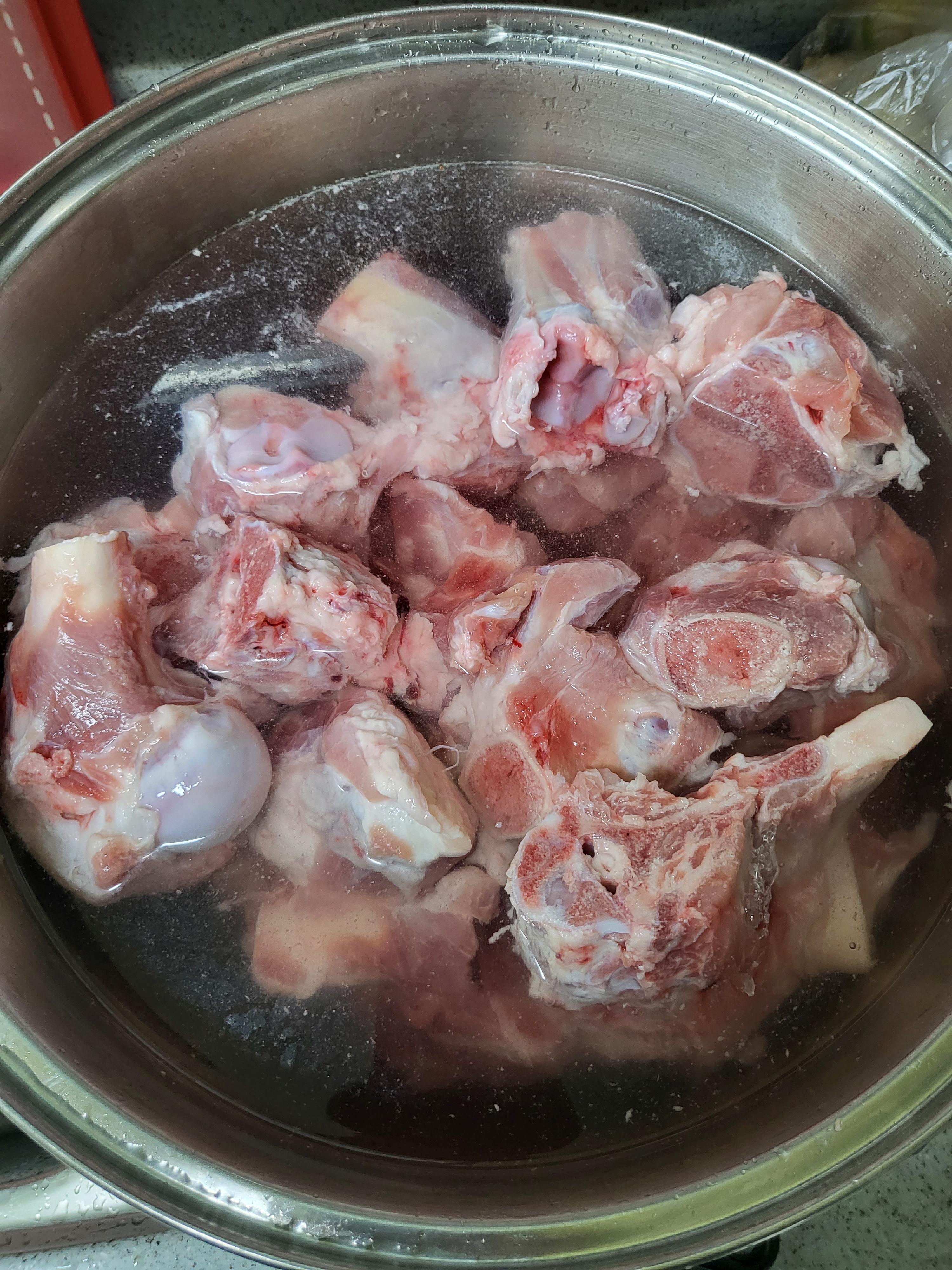 묵은지 뼈찜 만들기