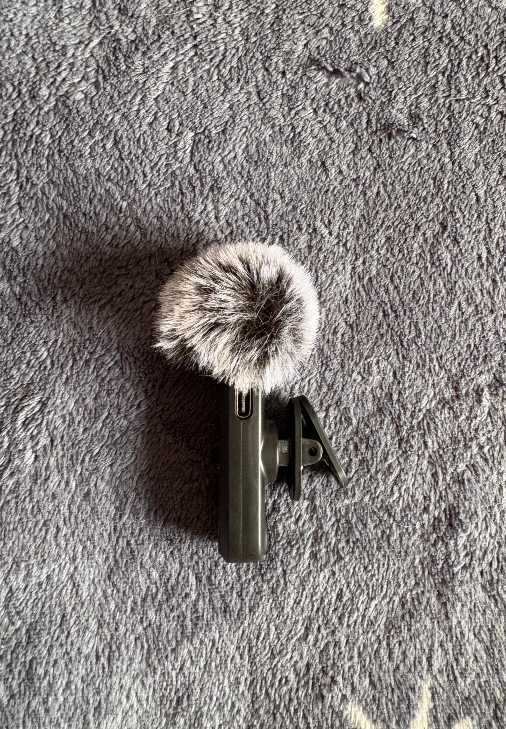 핀마이크 클립 장착 모습