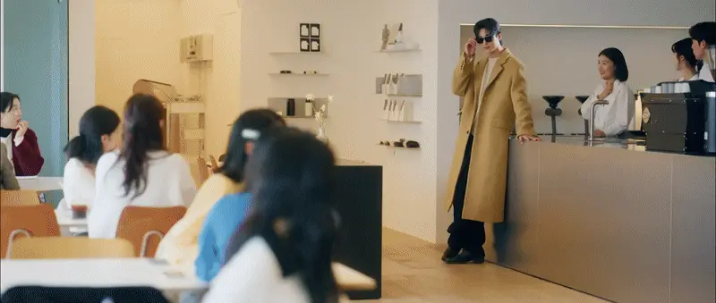 카페에-깜짝등장한-선재보고-놀라는-솔이