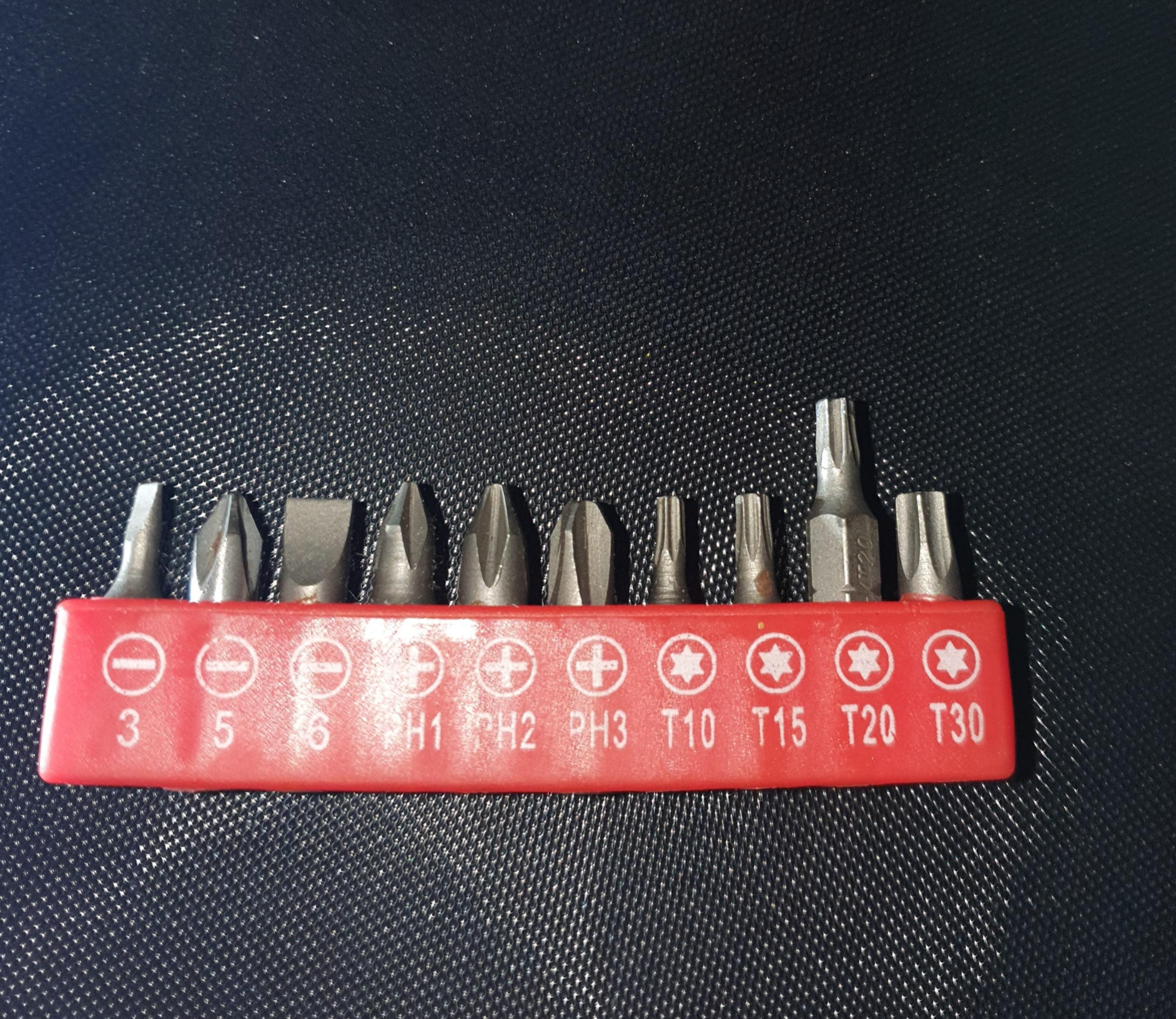 트위지 브레이크 등 분해시 T20 드라이버가 필요함.