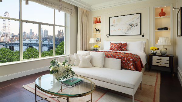 사보이 호텔의 럭셔리 시설과 서비스의 강점