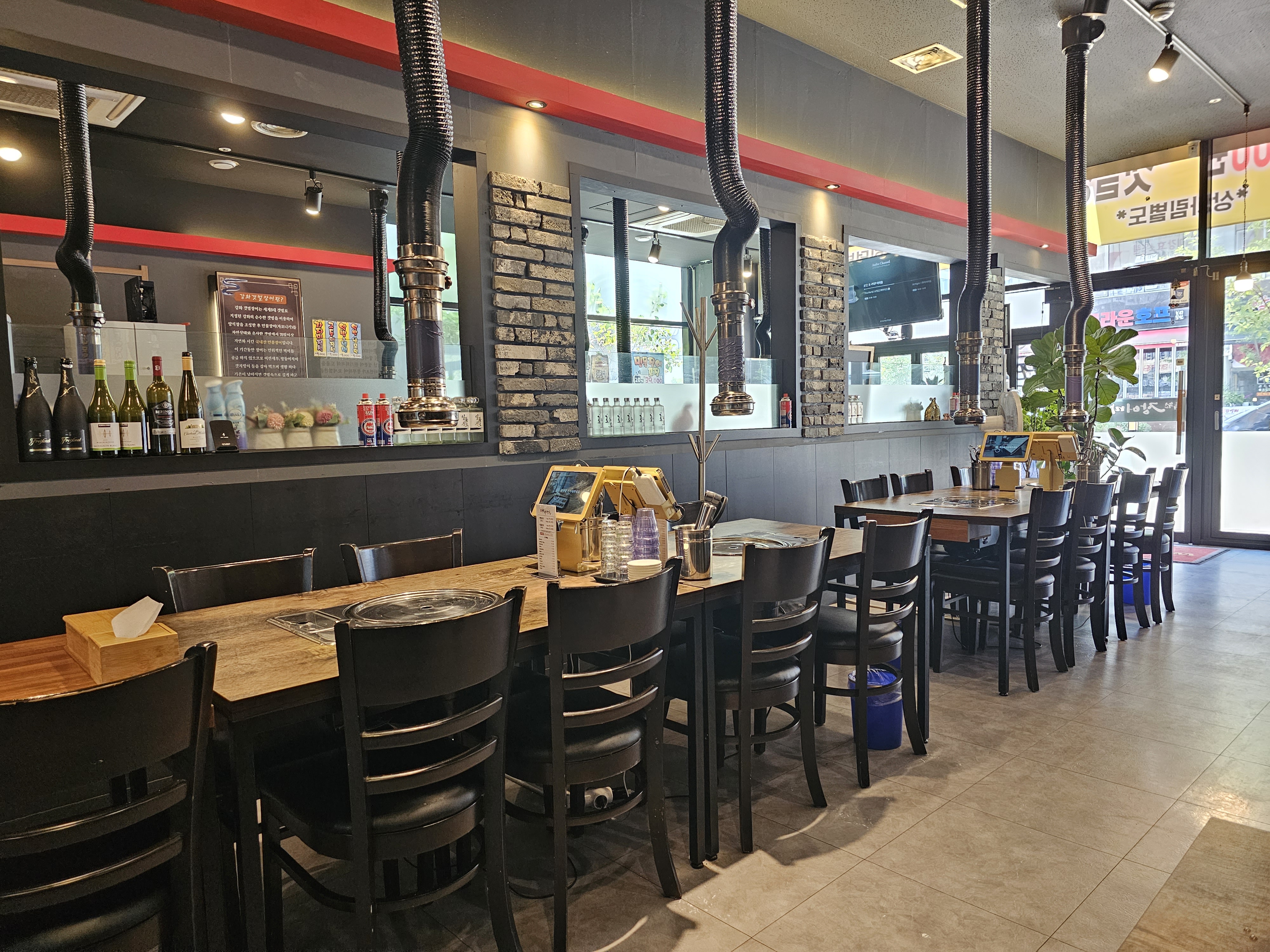 인천_가정동_루원장어마을_내부1