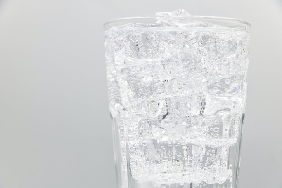 개업 1주년을 맞아 손님들에게 사이다 서비스를 제공한 식당 사장이 손님에게 갑질을 당한 모습을 목격했다는 사연이 전해졌다. 기사 이해를 돕기 위한 사진. [사진= pexels]