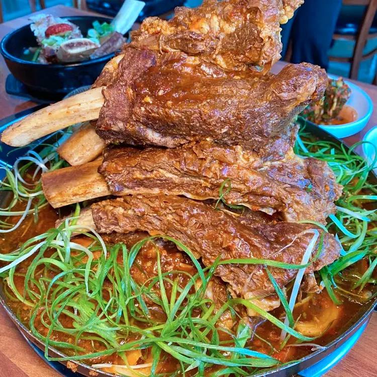 전참시 전지적참견시점 매니저 추천 매운 갈비, 매운갈비찜 맛있는 식당 홍현희 제이쓴 만삭 사진 화보 촬영 제주 여행 함덕 해수욕장 맛집 소개