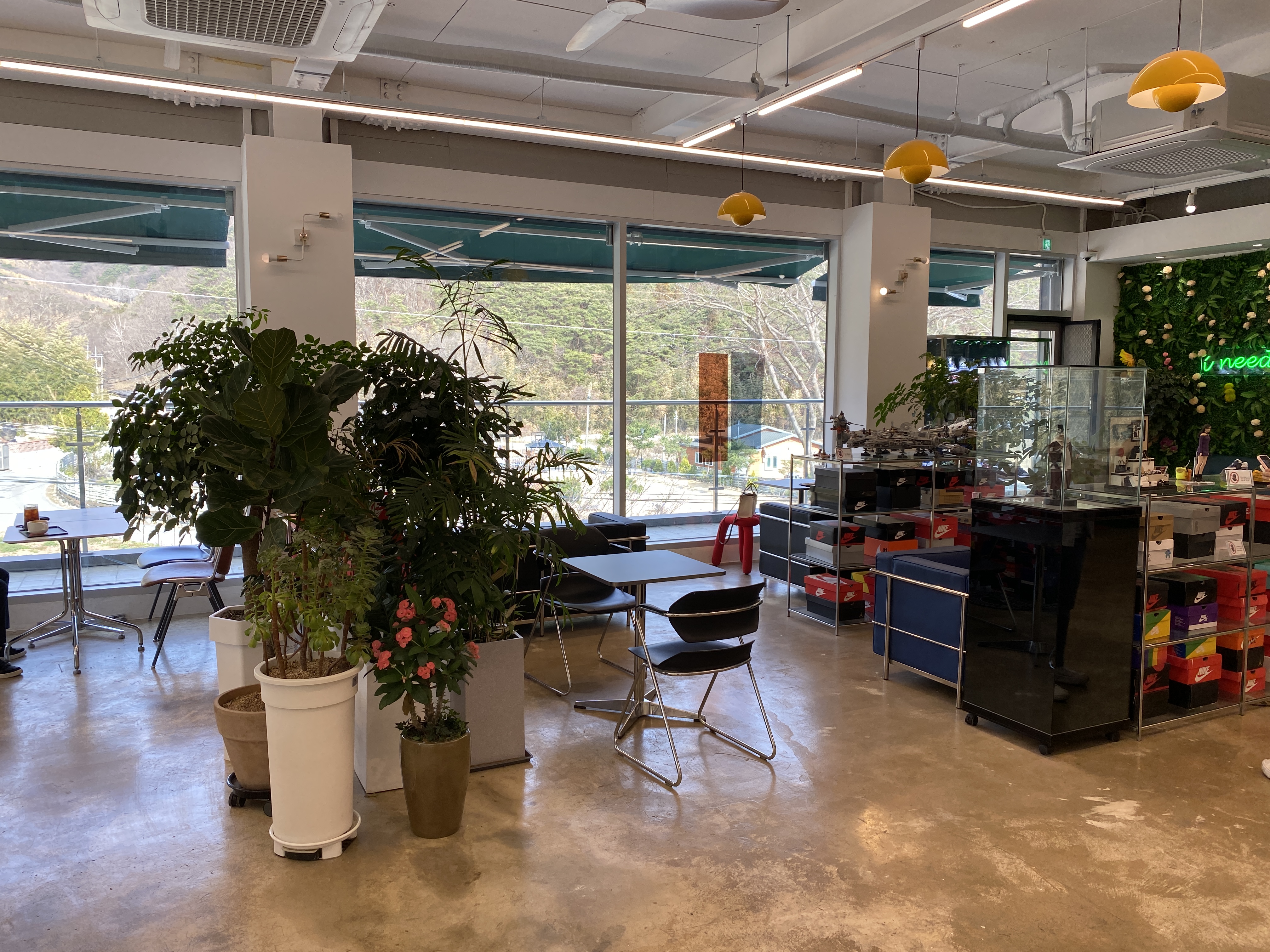 카페 2층 내부모습