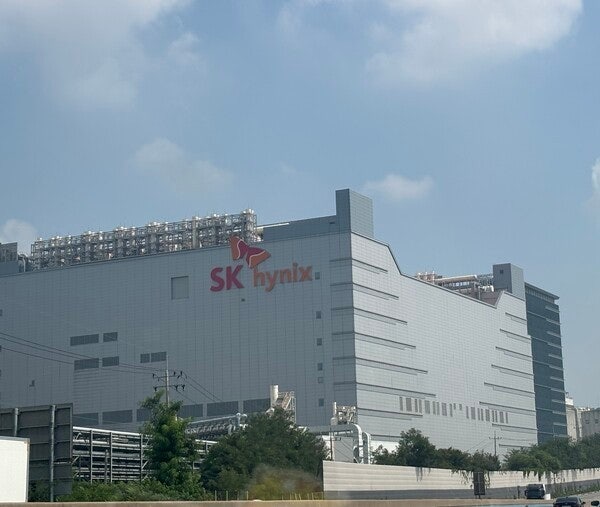 하이닉스 생산직 연봉 현실 총정리 ❘ 신입부터 교대 근무까지 실제 후기 관련 사진