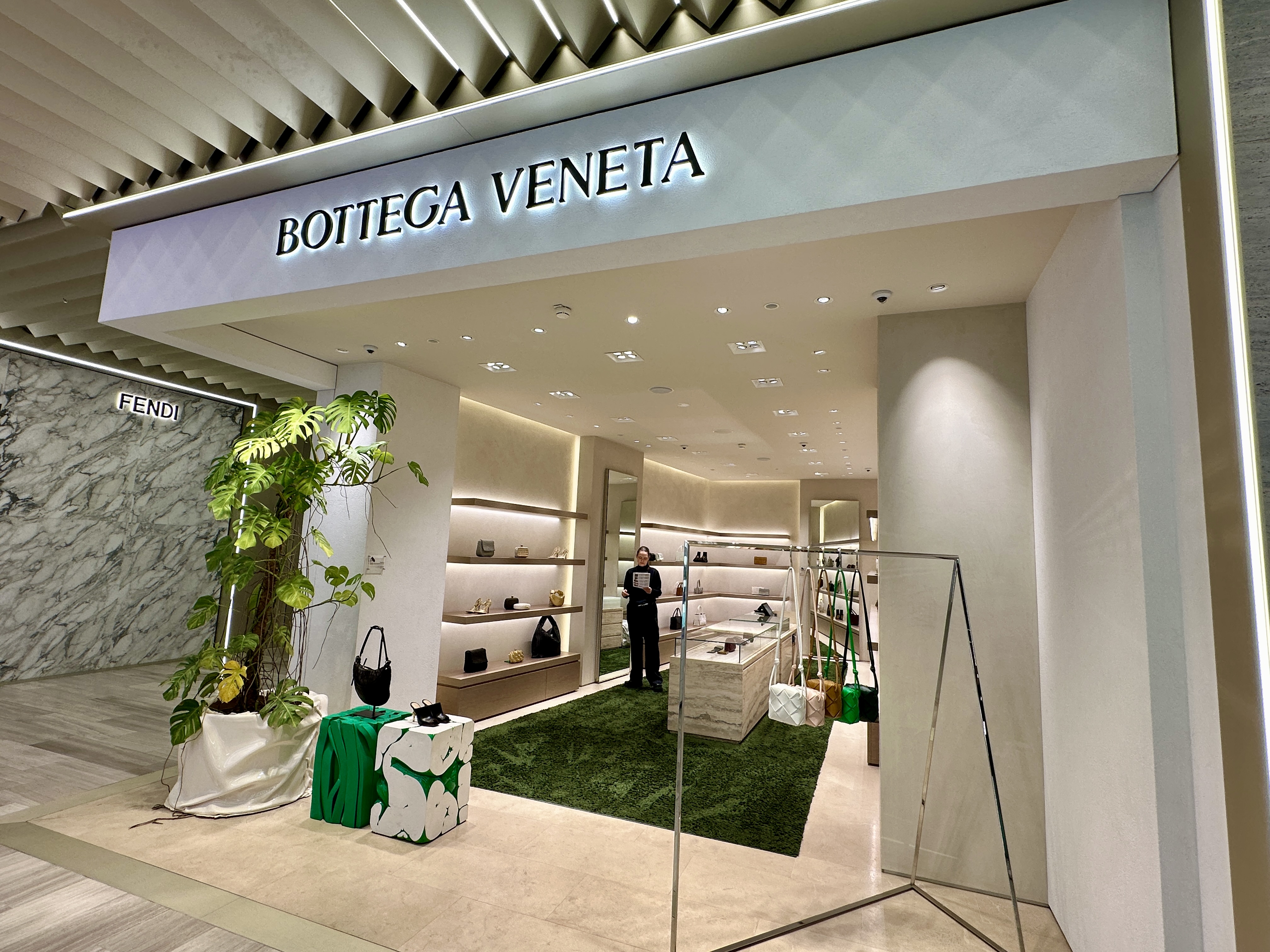 베를린 카데베 백화점 보테가베네타 매장