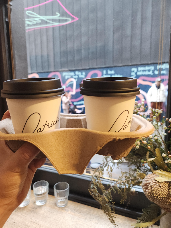 패트리샤 커피 브루어스(Patricia Coffee Brewers): 멜버른 커피 성지_화이트와 배치블루