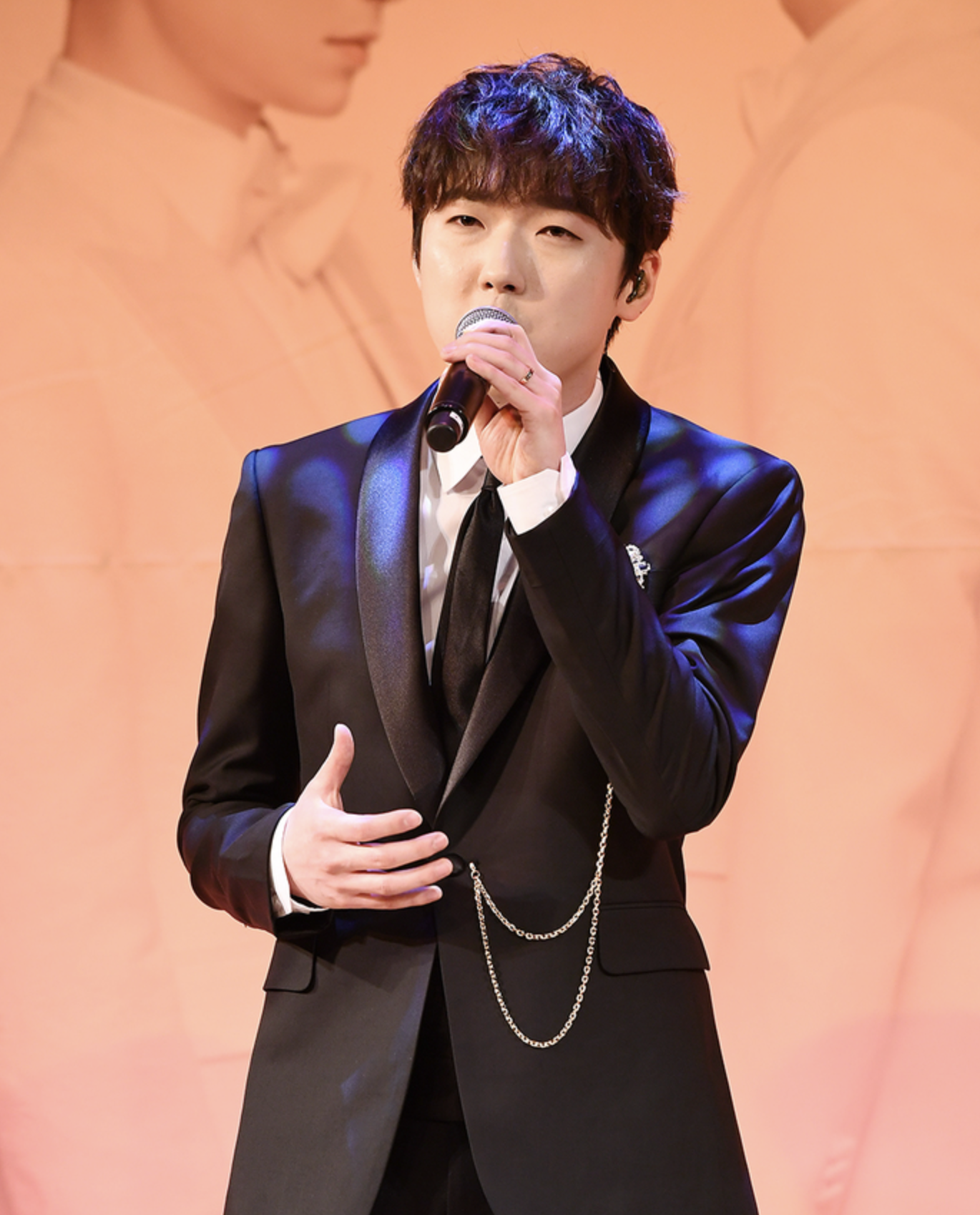 포레스텔라 강형호 무대