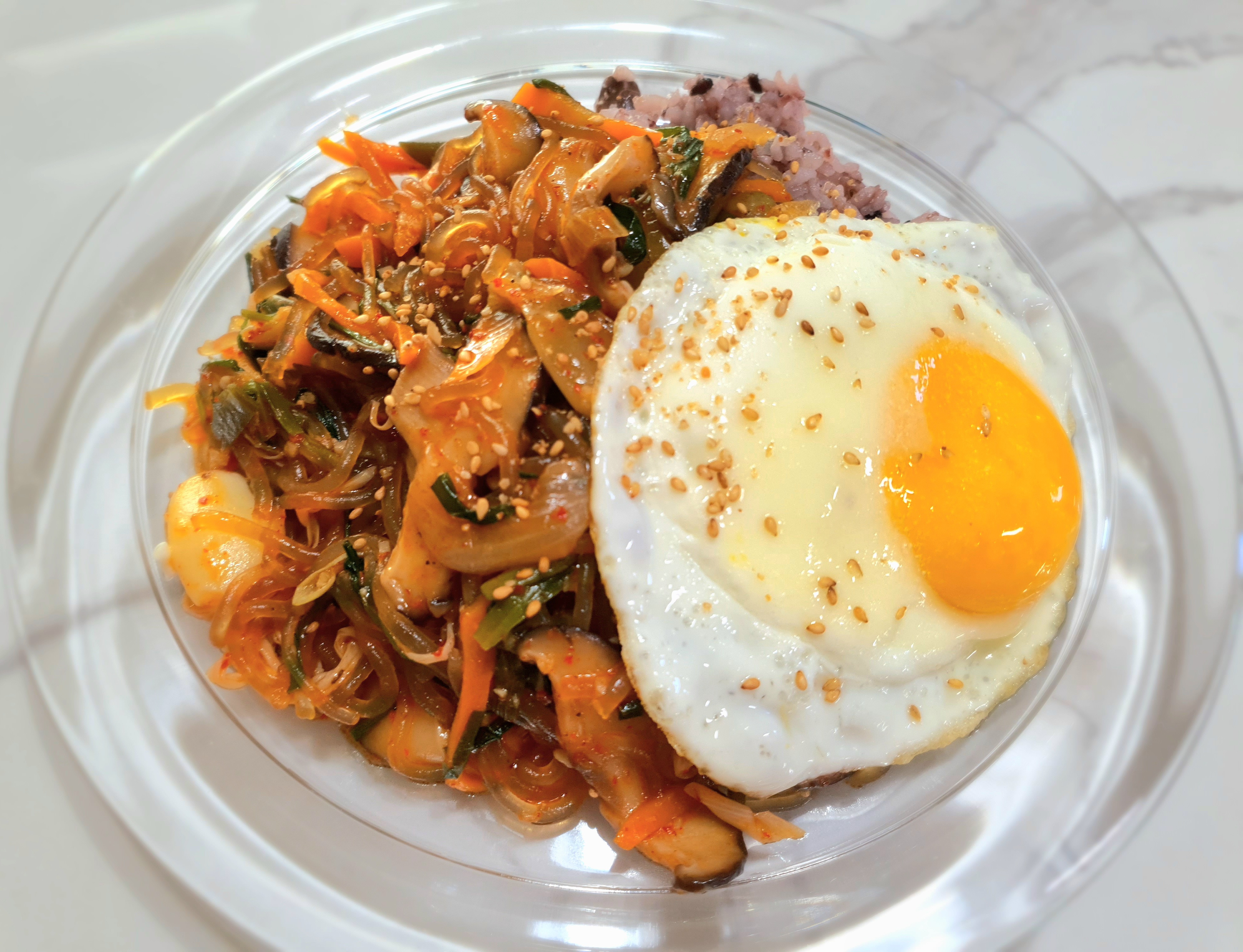 냉동-잡채를-활용한-음식입니다.