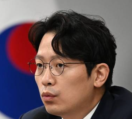김진욱 프로필