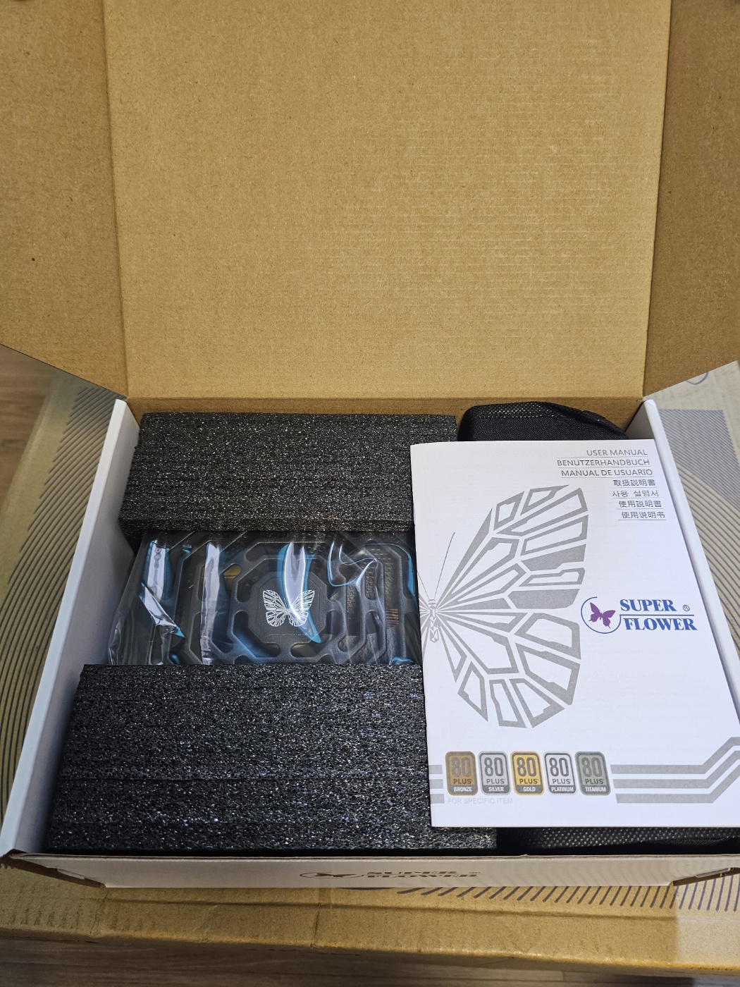 SuperFlower_SF-750F14HG_LEADEXIII_GOLD_개봉