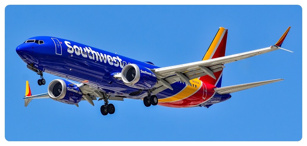 사우스웨스트항공 B737MAX가 날아가는 모습을 찍은 사진