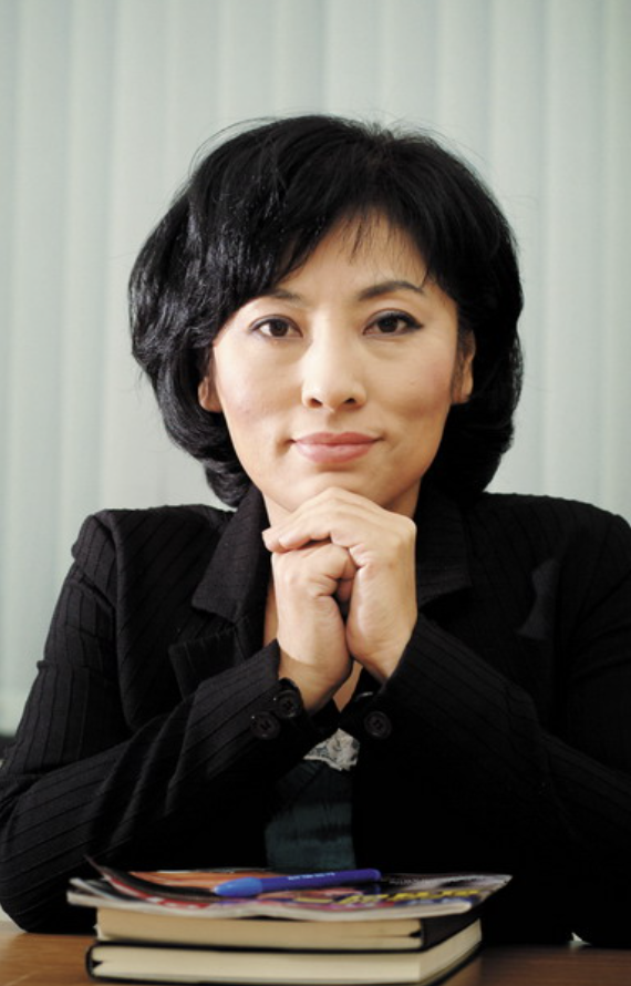 유인경 나이 프로필 작가 사진