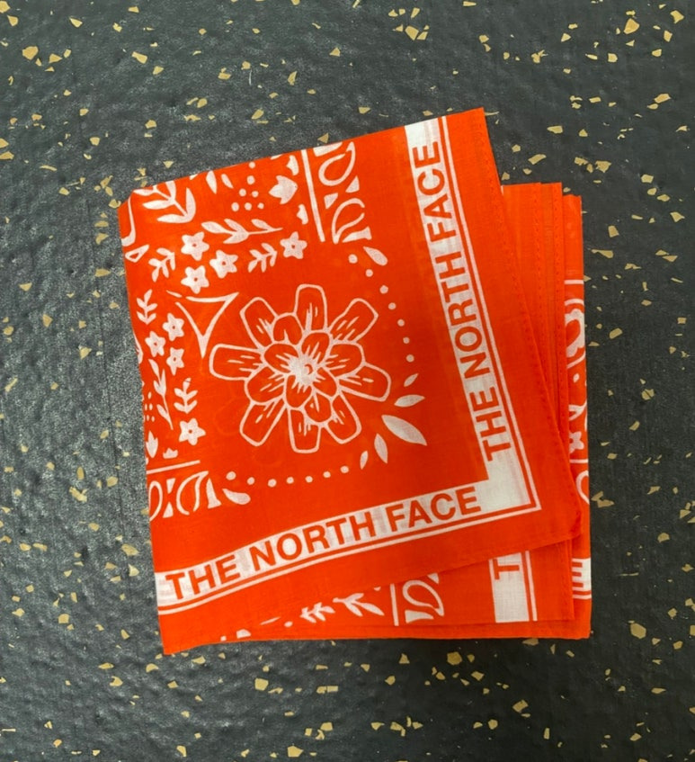 더 노스페이스 반다나 페이즐리 오렌지 레드 손수건 THE NORTH FACE NA5BS01D 80 S SPICY ORANGE
