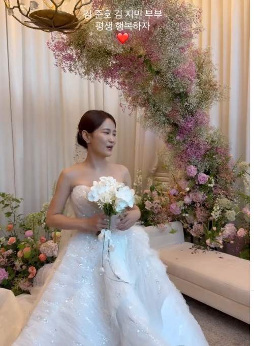드디어 품절남녀 등극! 김준호&hearts;김지민 결혼식, 특급 하객 김우리가 밝힌 '부케 주인공'은 누구?! (feat. 박나래?)