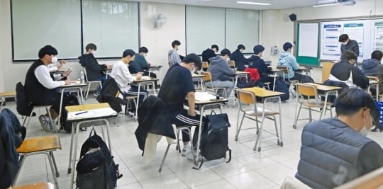 2023학년도 수능 시험 난이도 출제위원장