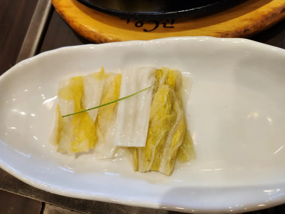 부산-덕천-식당3선-기본찬-백김치