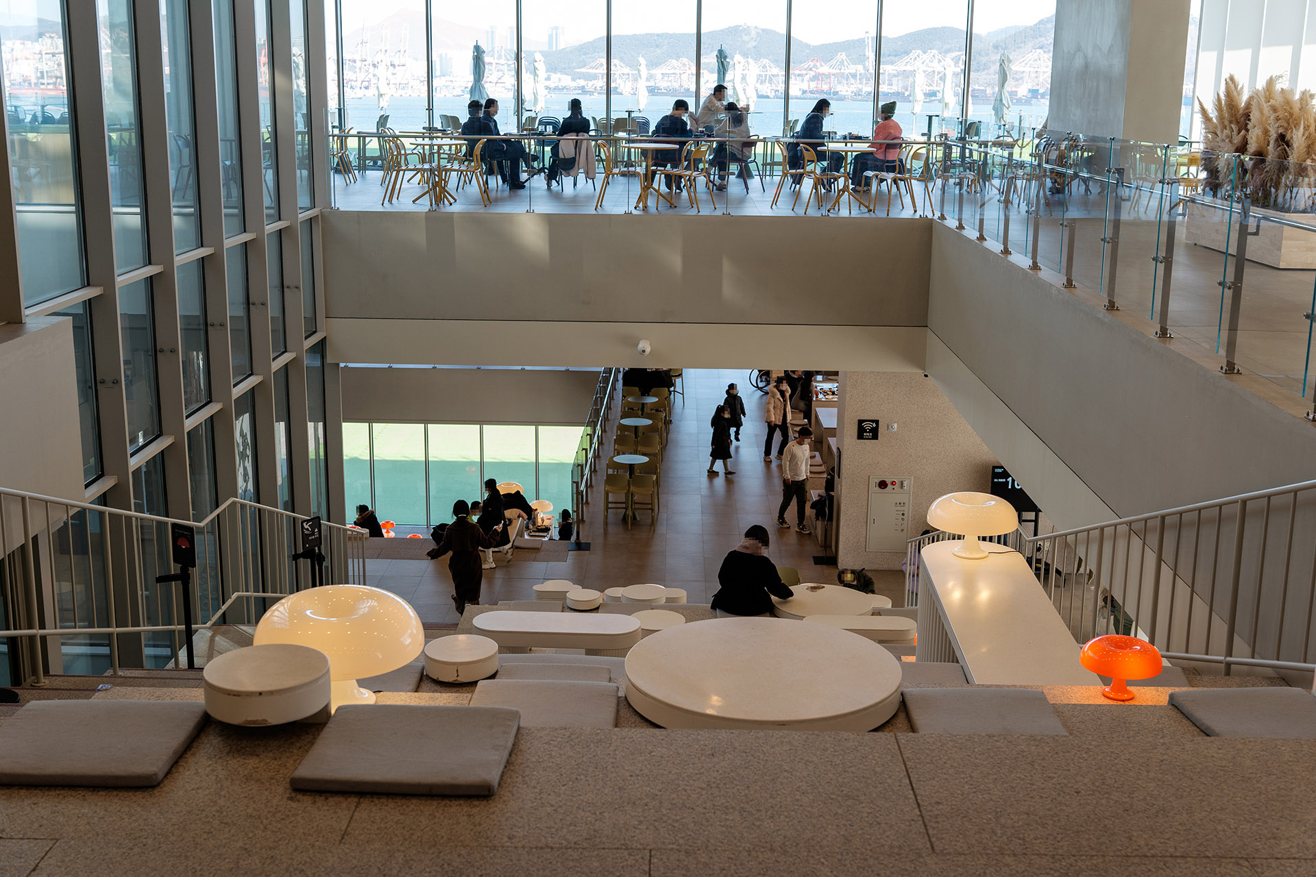 부산 영도 피아크 카페 앤 베이커리.