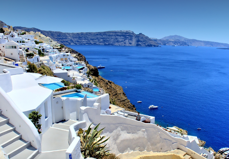 산토리니 바다에서 찾은 기원과 본질의 여행.