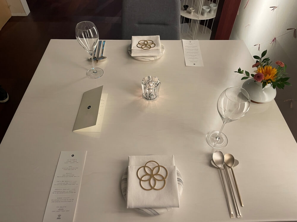 미쉐린 3스타 가온 - 기본 테이블 셋팅 모습