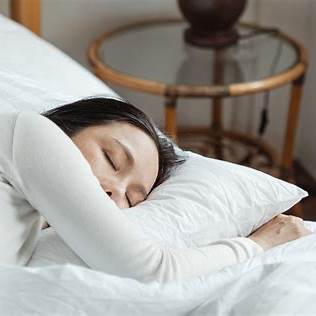 60대 이상 필수템! 잠 못 이루는 밤, 영양제로 해결하자