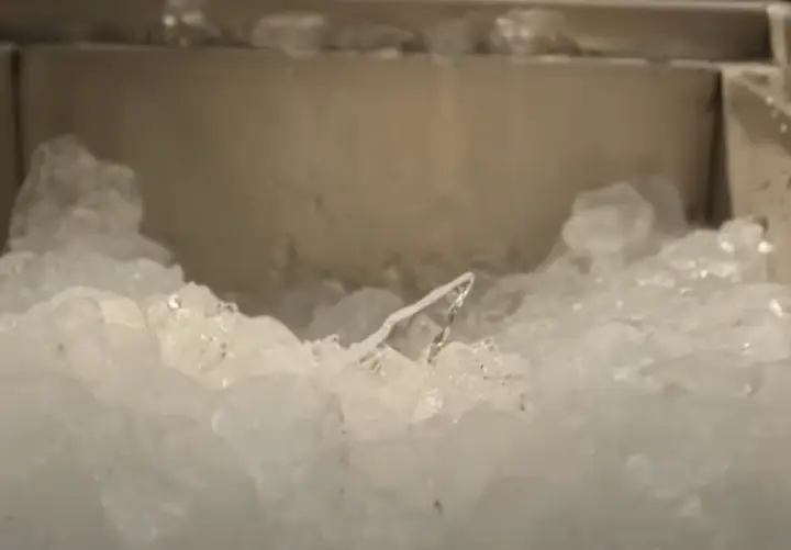 파이널 데스티네이션 블러드라인 중 죽음이 오기 직전의 위험한 장면