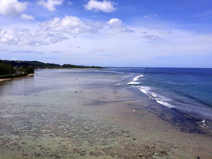 라떼 오브 프리덤 전망대에서 괌의 아산해안(Asan Beach)