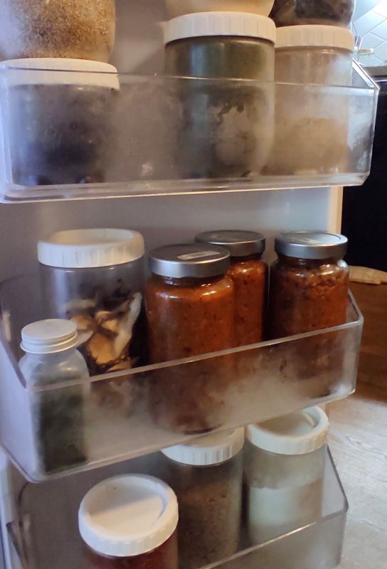 냉동실 한켠에 냉동