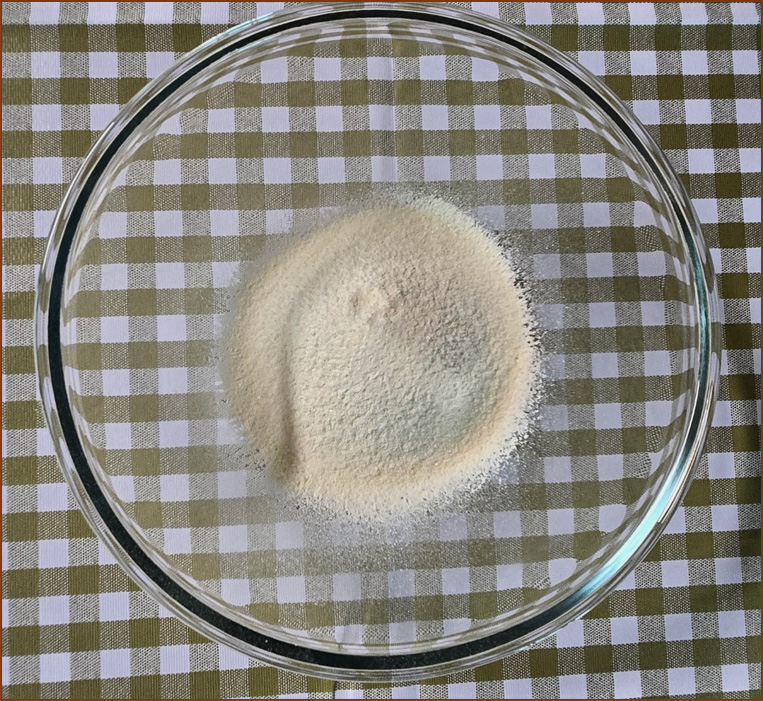 체에 거른 마들렌 재료 이미지