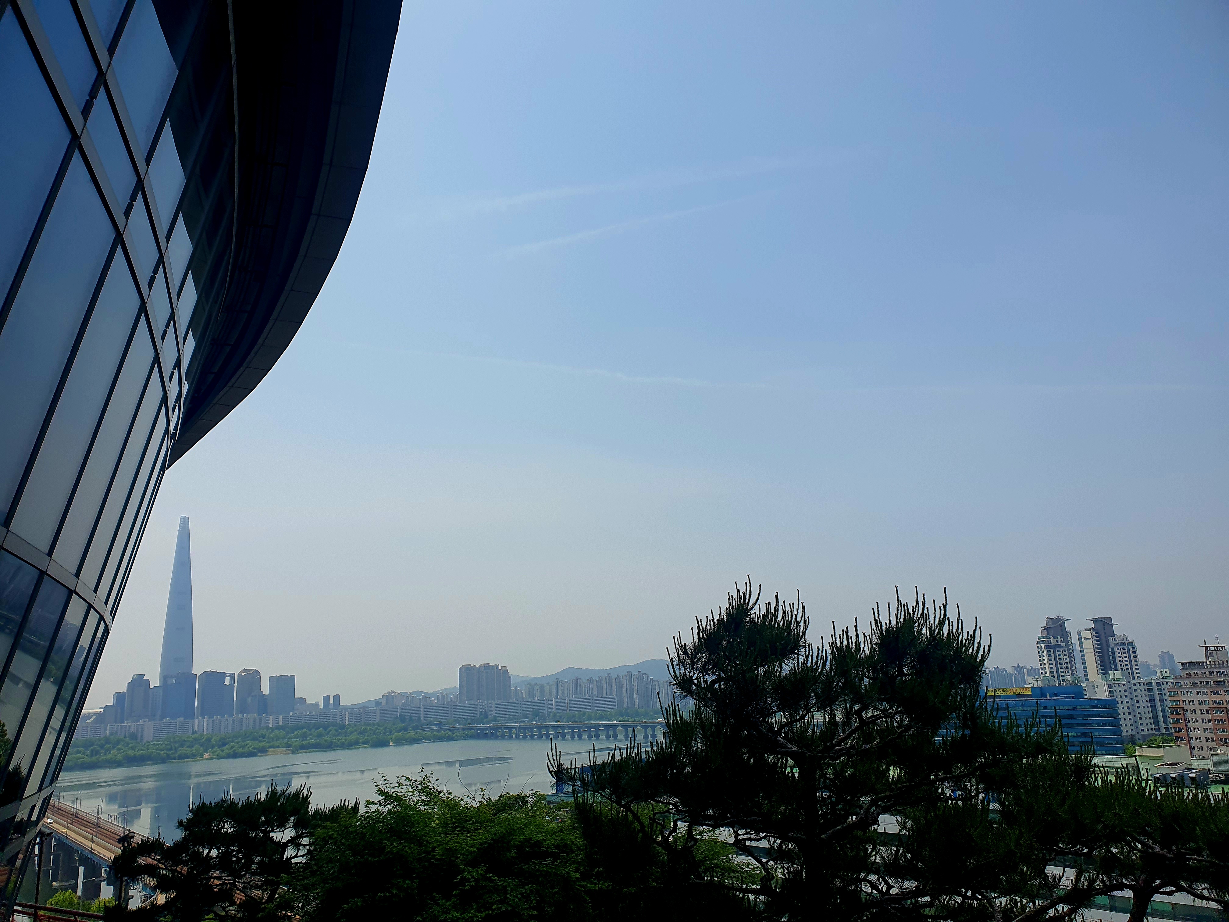 테크노마트-옥상에서-한강뷰를-볼-수-있어요.