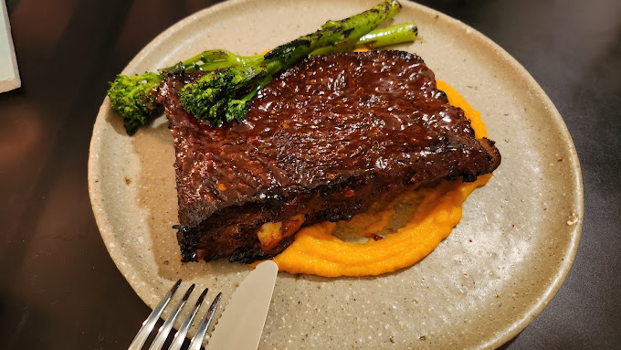 성수동 퓨전 한식 '아웃오브오더'