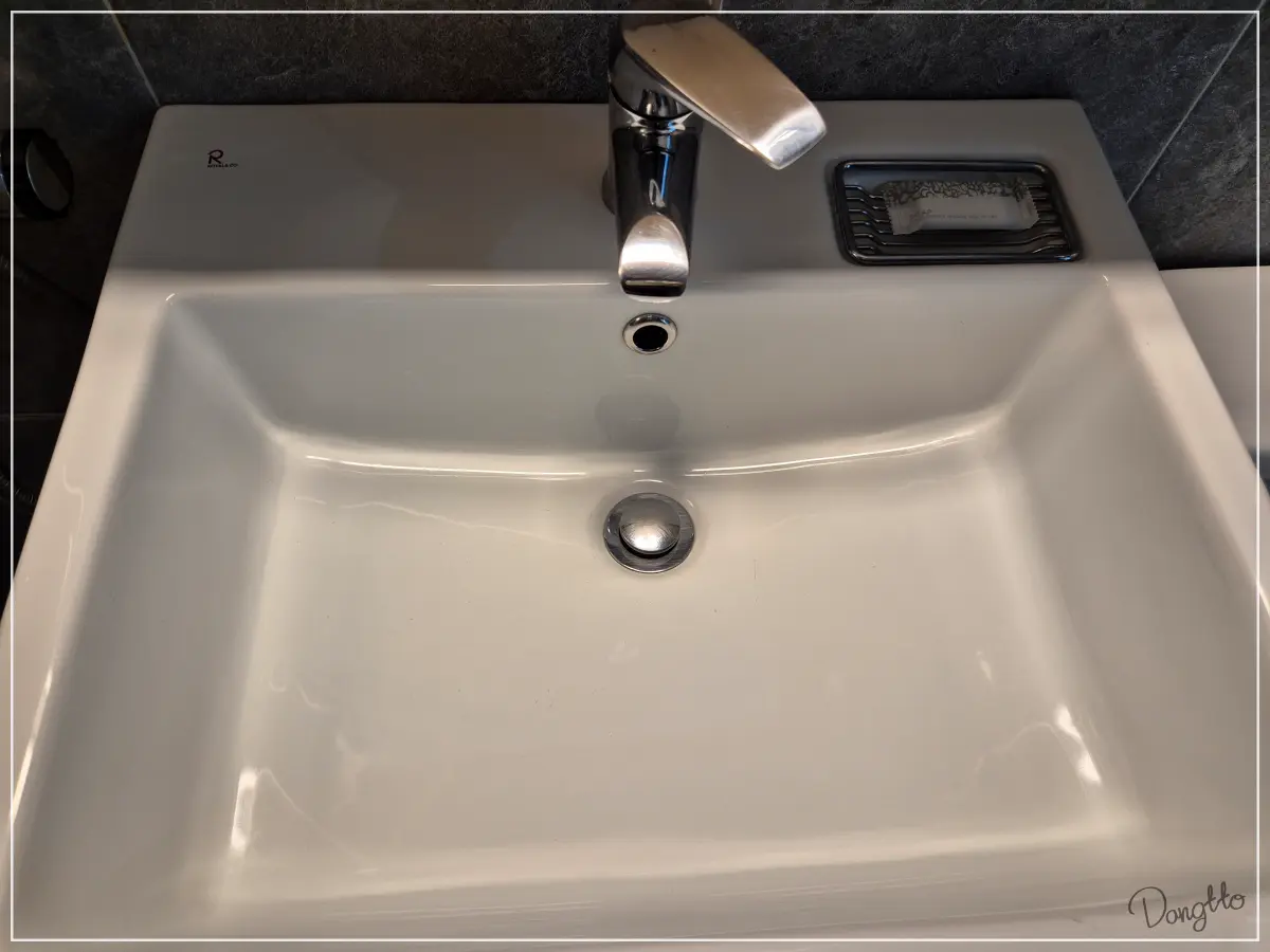 전라도-군산-가족여행-숙소-세면대