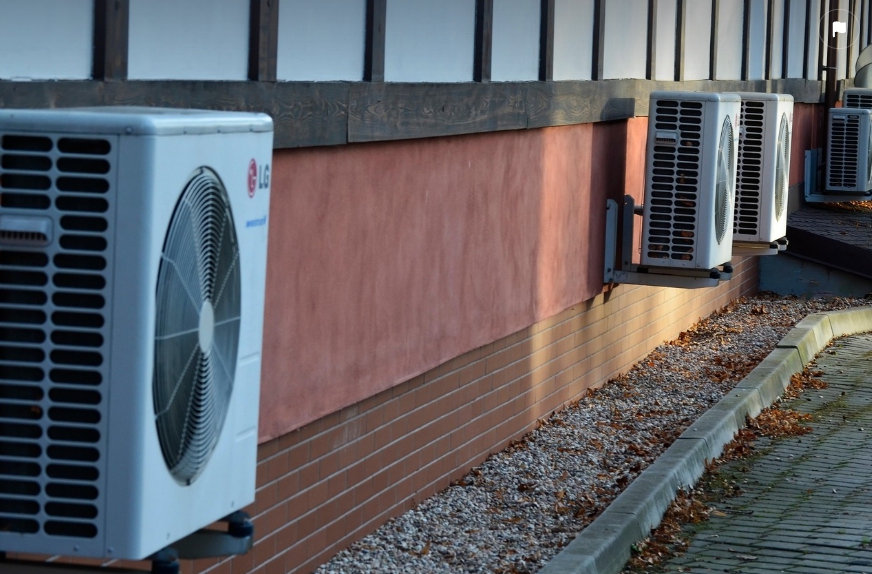 환절기 실내 공기질 변화에 따른 건강 리스크 분석