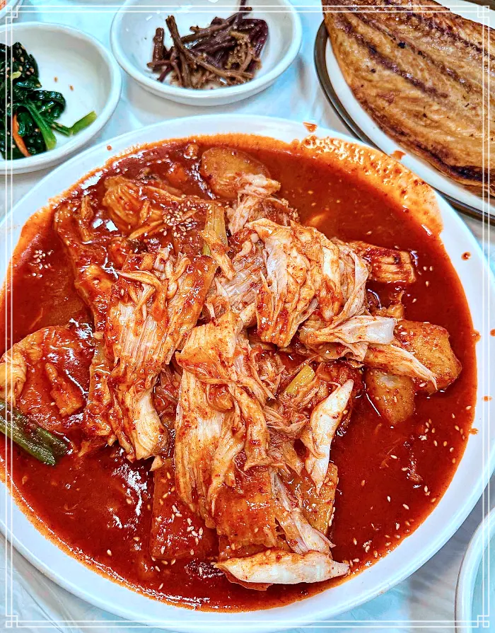 맛있는 녀석들 가볼만한 곳&#44; 강릉&#44; 세인트존스 호텔 우동 사리&#44; 매콤 새우&#44; 오징어&#44; 전복찜 맛집