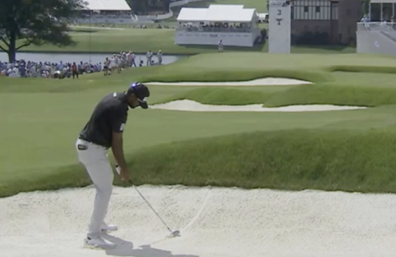 투어챔피언십 3라운드 자진신고한 티갈라 벙커샷