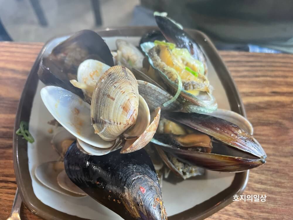 제주 대정읍 모슬포 맛집 한라전복 - 넉넉한 해물양