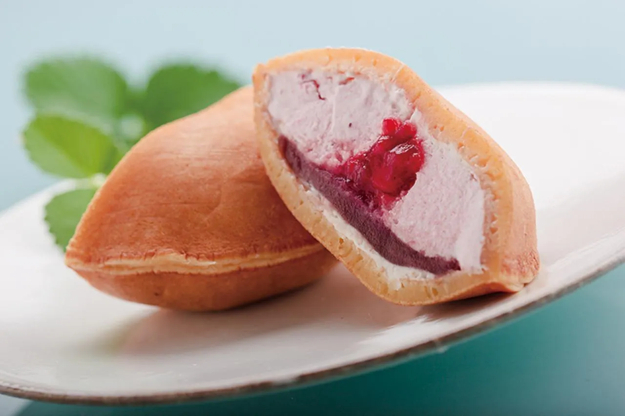 후쿠오카의 특산품인 ‘아마오'를 듬뿍 사용한 도라야키