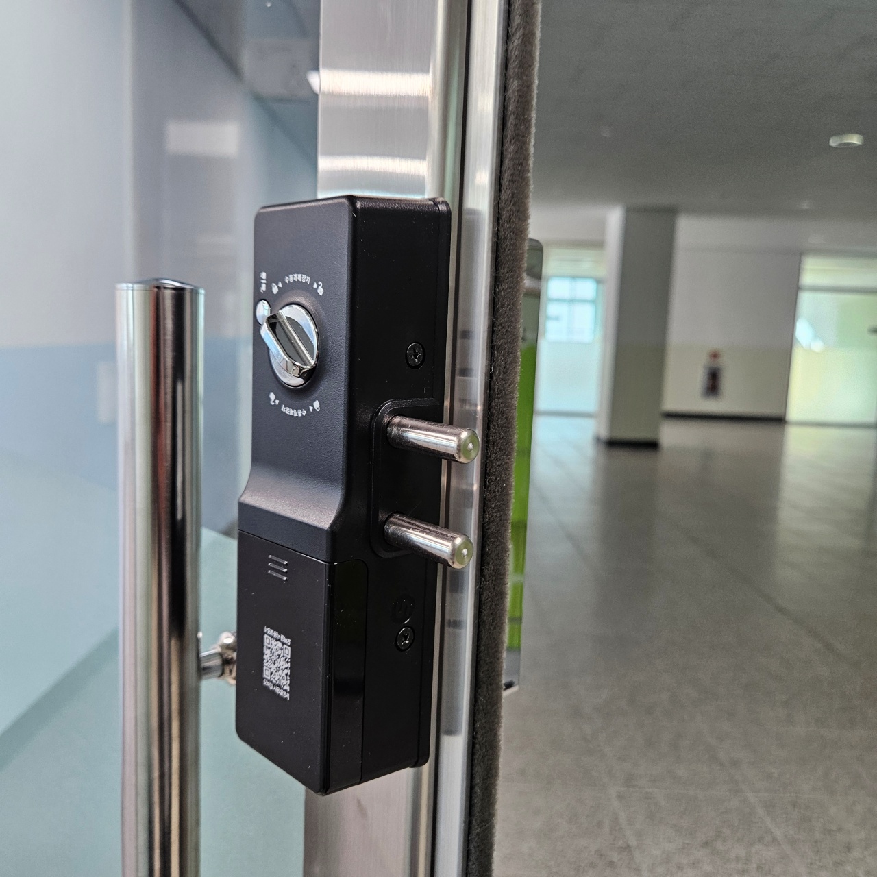 학교 교사실 손 끼임 방지 세이프 도어 샤시문 도어락 디지털 전자 번호키 설치