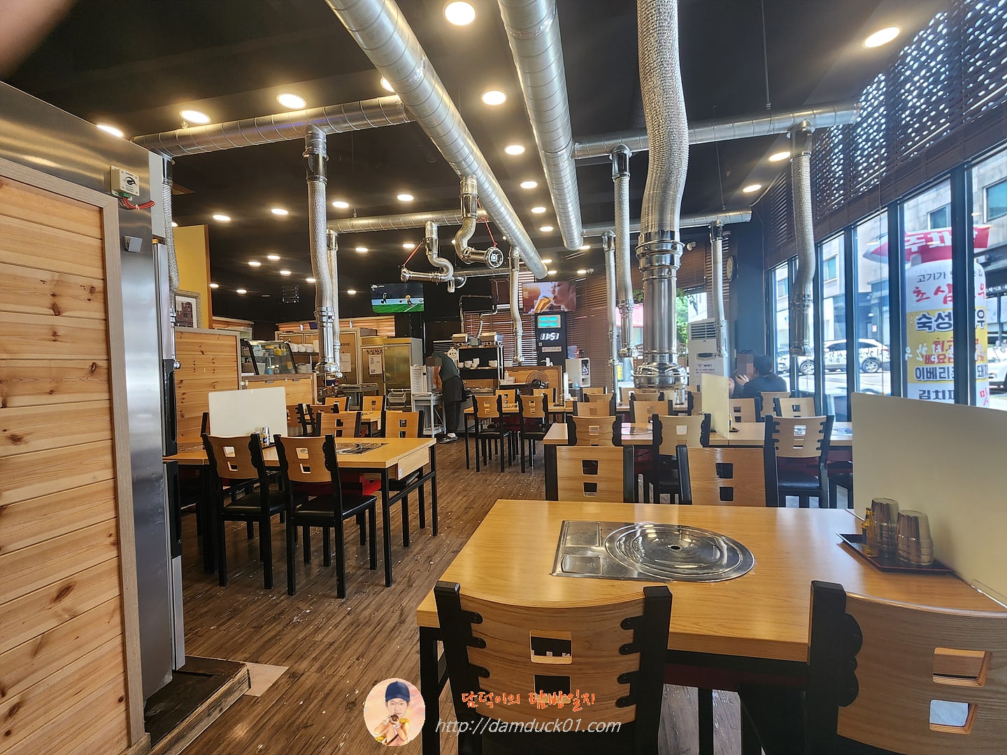 초심한우 서판교점 실내