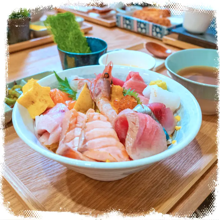 리얼맛집 연어 생참치 혼마구로 광어 도미 오징어 제철생선 카이센동 해산물 덮밥 왕십리 맛집
