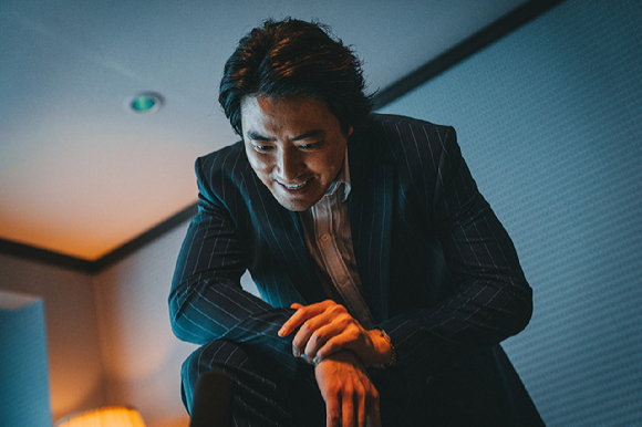 &#39;범죄도시3&#39; 이준혁이 빌런 주성철로 변신해 열연을 펼치고 있다. [사진=에이비오엔터테인먼트&#44; 플러스엠 엔터테인먼트]