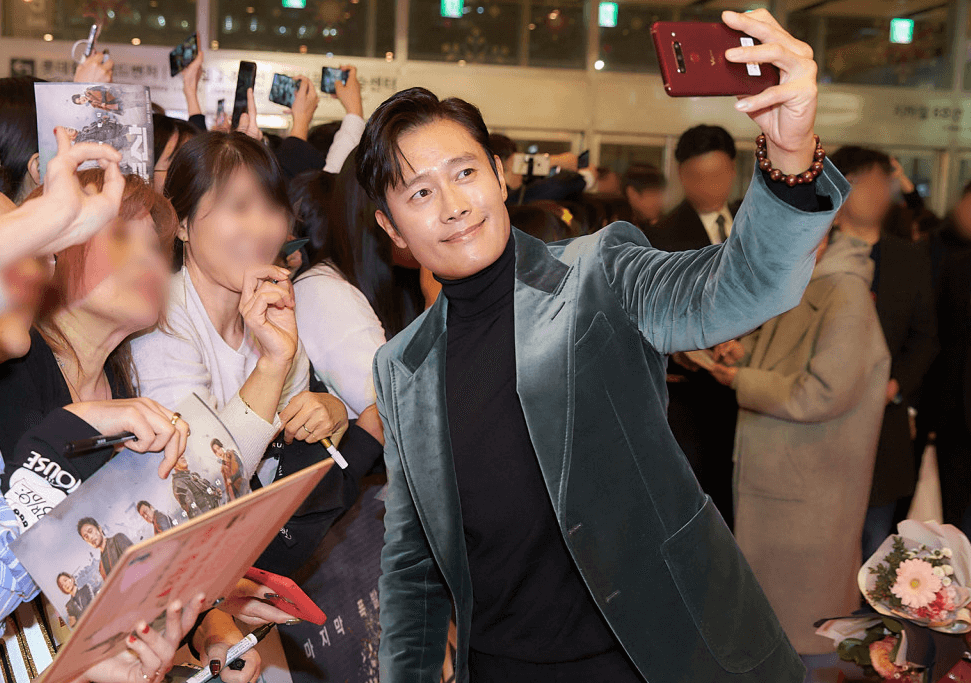  백두산의 주연 배우들 