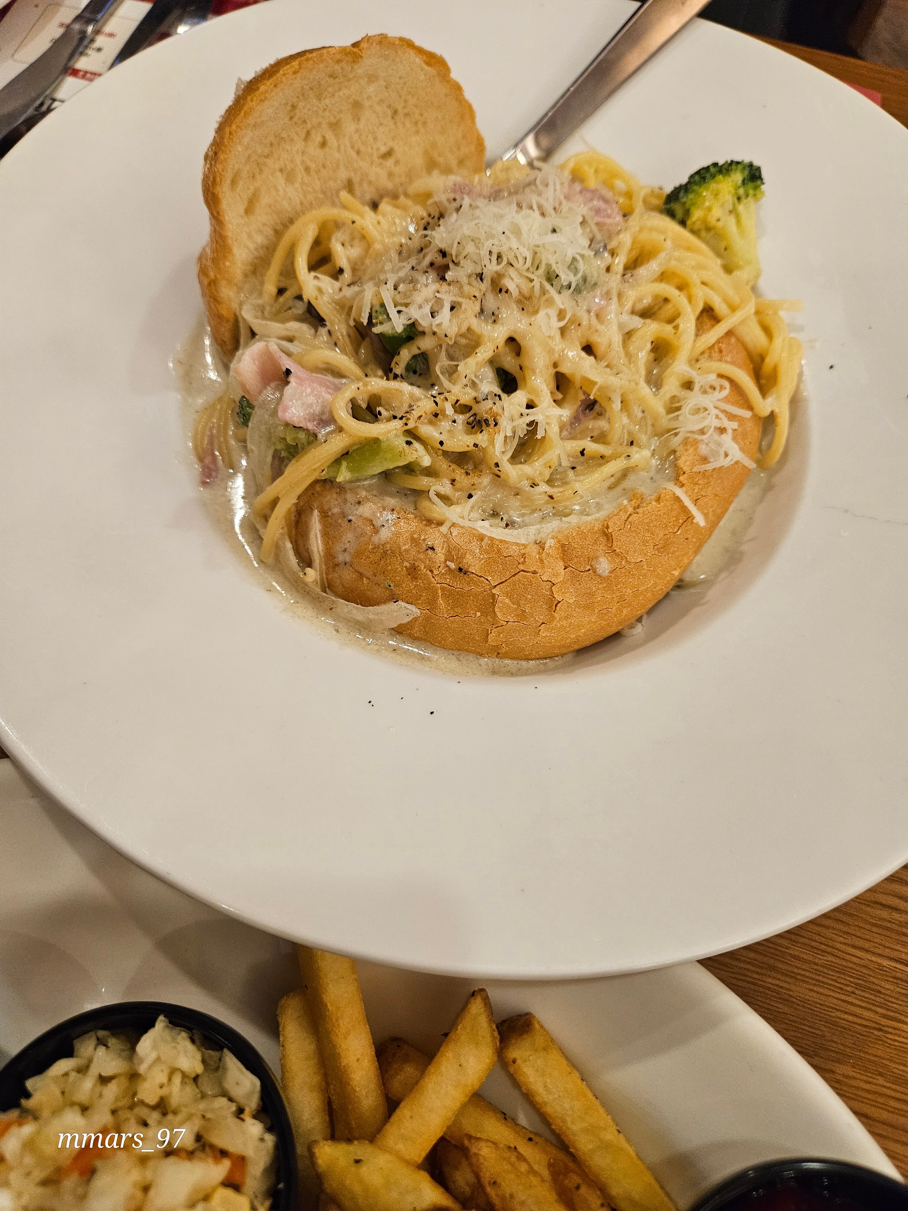 수원 롯데몰 프라이데이