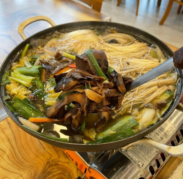 공주 마곡사 장사의 신 소문난 맛집! 40년 전통 더덕 산채 정식 맛집 추천