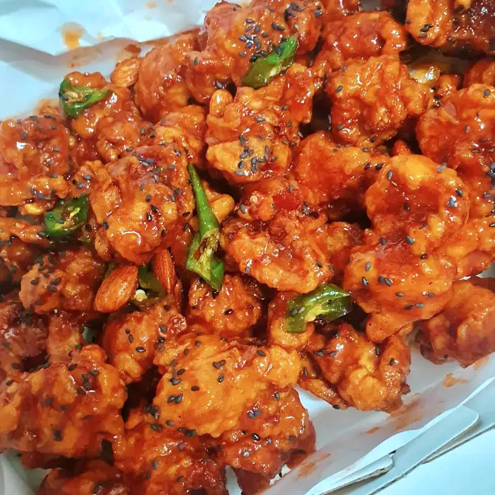 생생정보 춘천 생활의 달인 조청 닭강정 맛집