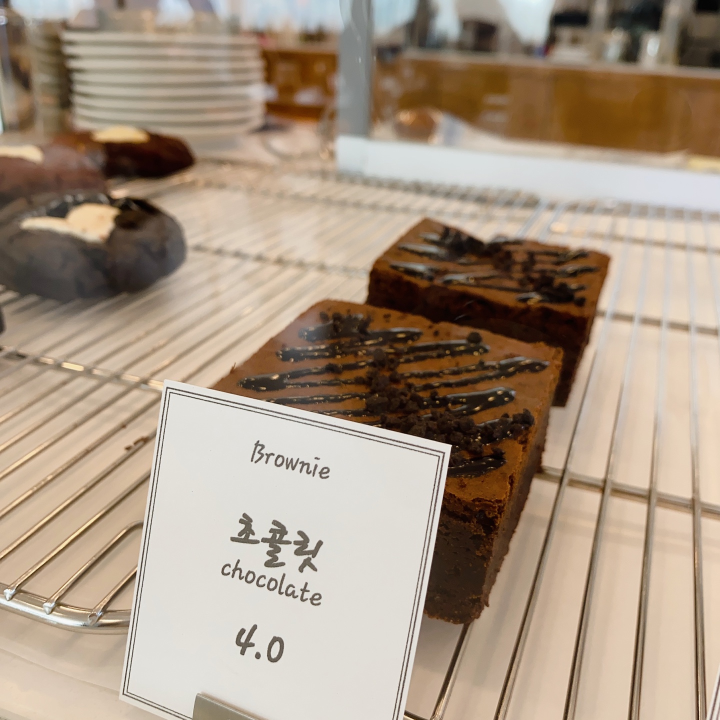 언이너프 커피바(Unenough Coffee Bar) 제주 노형 광평마을 탐라도서관 한라대학교 주차 리뷰 카페 추천